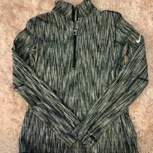 Nike women’s quarter zip size M